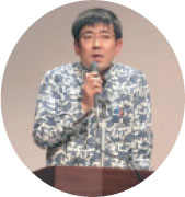 講演する浅尾大輔さん