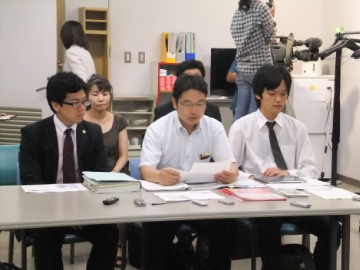記者会見
